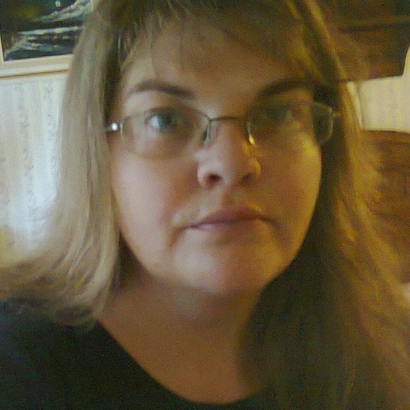 Meet your Posher, Staci - Picture 1 of 1